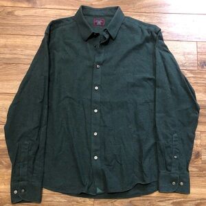 UNTUCKit men’s dress shirt